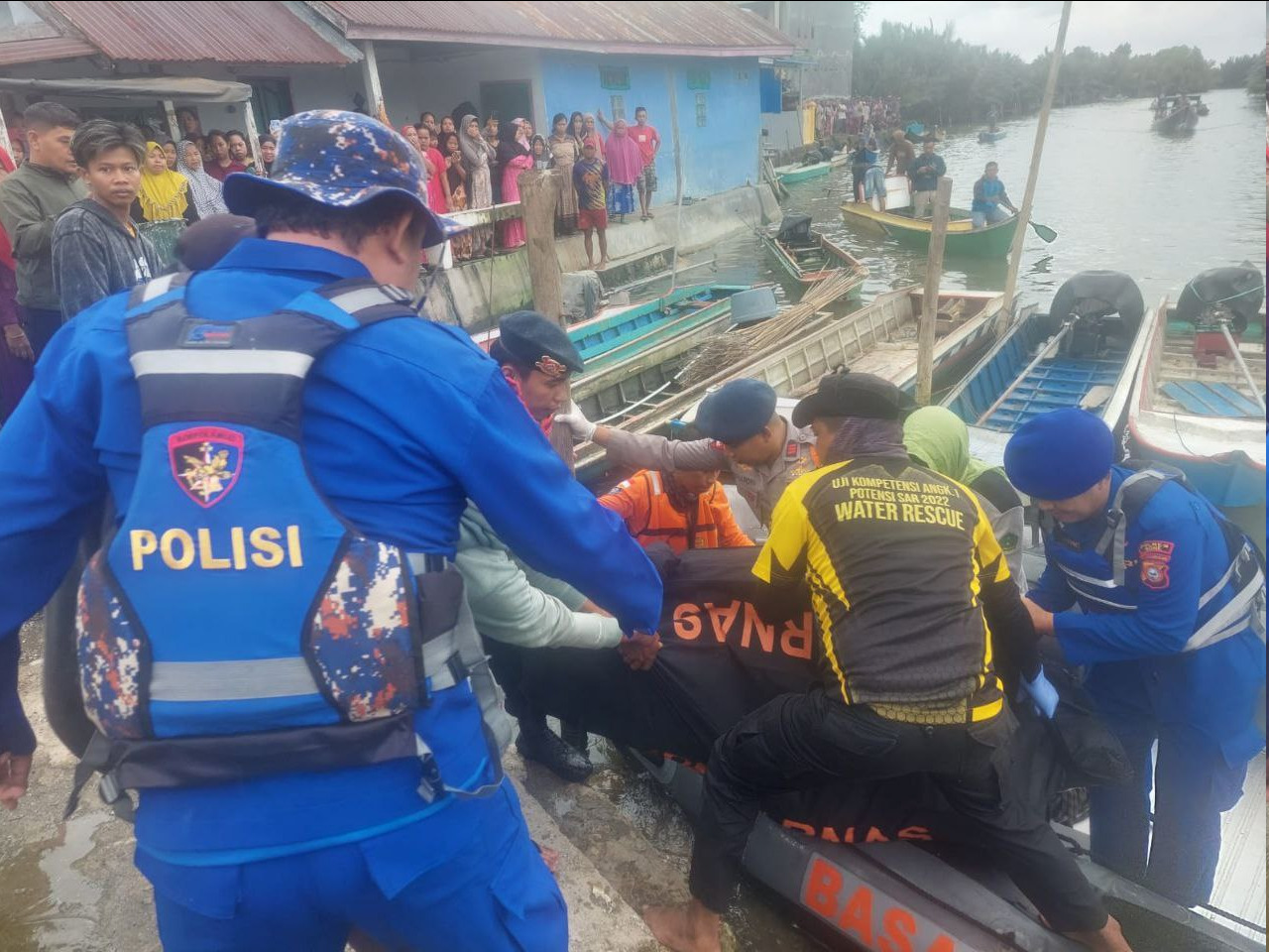 Satpolairud Dan Tim Sar Gabungan Temukan Korban Kecelakaan Laut Di