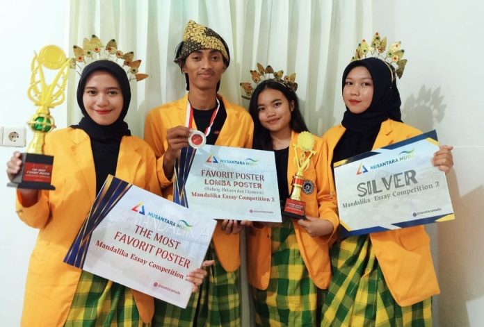 Mahasiswa UNM Sabet 3 Penghargaan di Mandalika Essay Competition