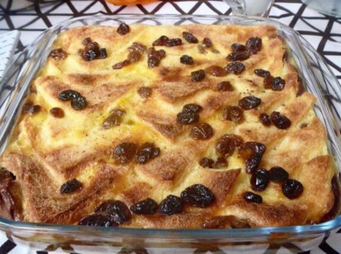 Resep Puding Roti Kukus Berkuah Sos Kastard, Teksturnya Lumer