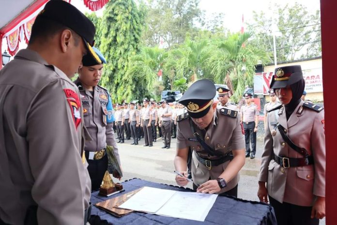 Kapolsek Kahu-Bengo Berganti, Kapolres Bone Sampaikan Tantangan Ini