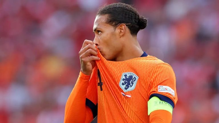 Belanda Diminta Keluarkan Virgil van Dijk dari Skuad