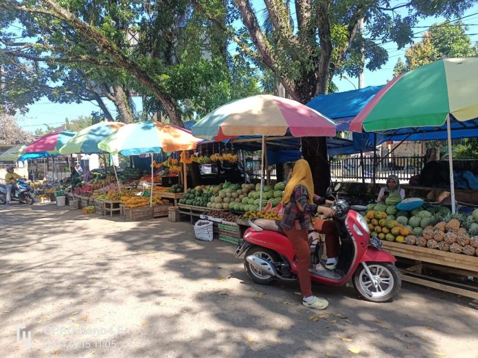 Tempat Parkir Pasar Sentral Barru Beralih Fungsi Jadi Lapak Pedagang