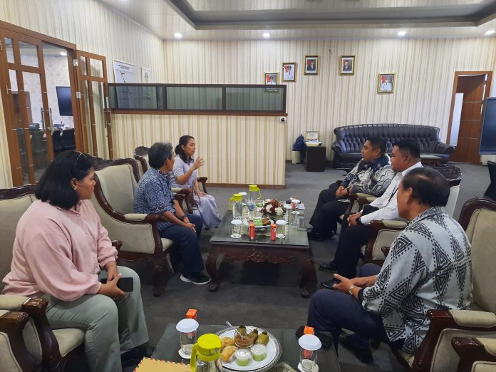 MPK Bulusaraung GKSS akan menggelar Konven Majelis Jemaat. Panitia Pelaksana bersama MPK Bulusaraung melakukan audiensi dengan Bupati Maros, Andi Syafril Chaidir Syam, Jumat (9/8).