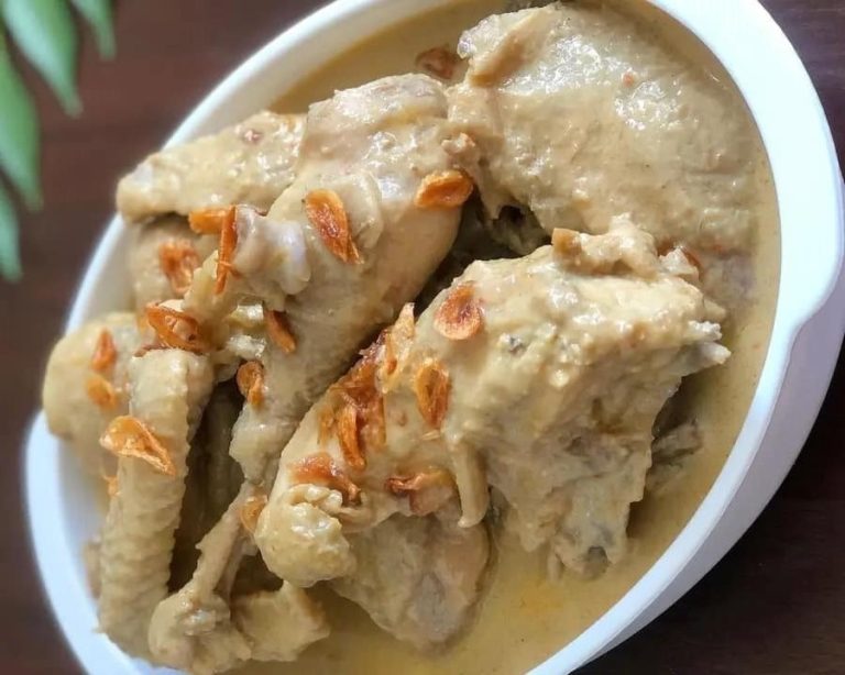 Resep Opor Ayam, Gurih dan Kaya Rempah-rempah