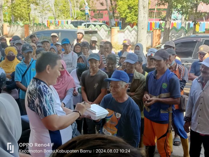 Dinas Lingkungan Hidup Barru Gelar Jum'at Berkah