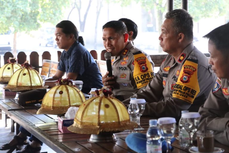 Jumat Curhat Bersama Jurnalis, Kapolres Bone Ajak Bersinergi Sukseskan Pilkada