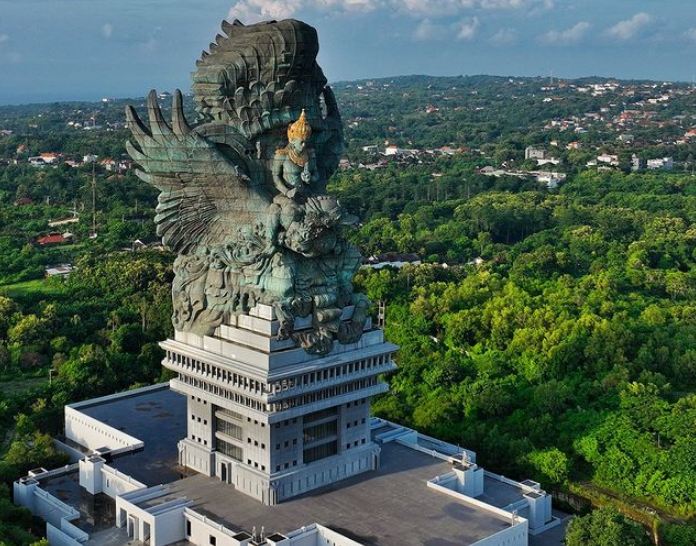 Mengenal Garuda Wisnu Kencana, Patung Karya I Nyoman Nuarta