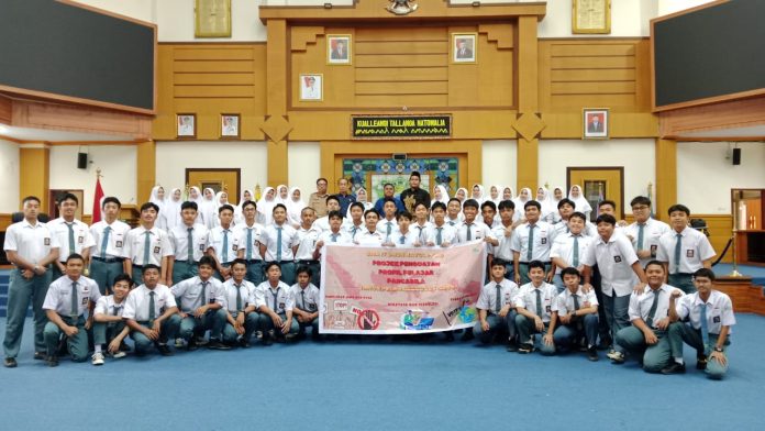 Menambah Wawasan Baru, SMA IT Shohwatul Is'ad lakukan Outing Class Edukatif