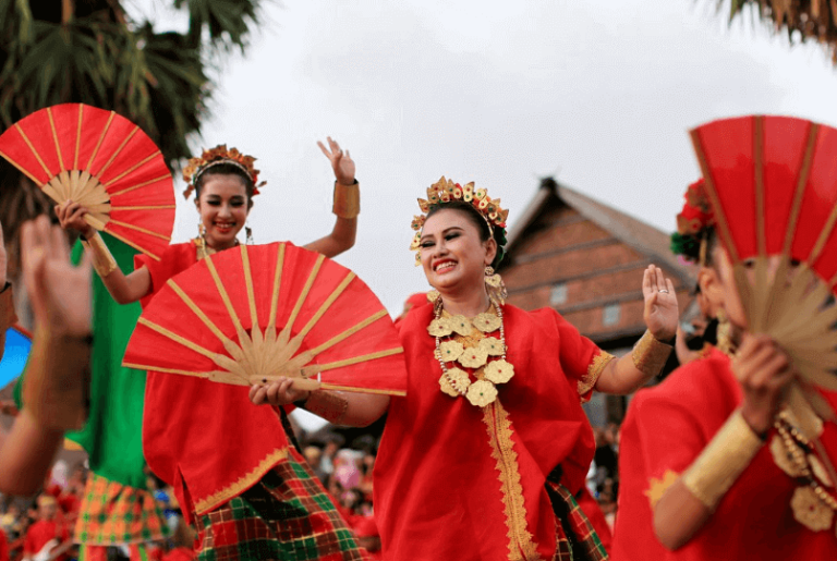 10 Contoh Tari Tradisonal Dari Berbagai Daerah Di Indonesia