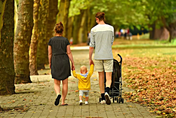 Ayo Ajak Anak Jalan Kaki, Ini Manfaatnya