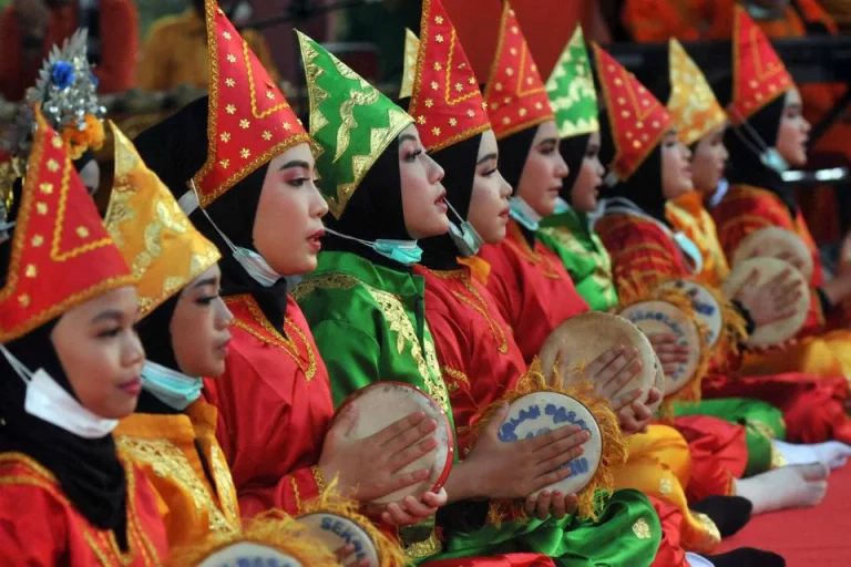 Tari Indang (Sumatera Barat): Sejarah, Makna, dan Busana