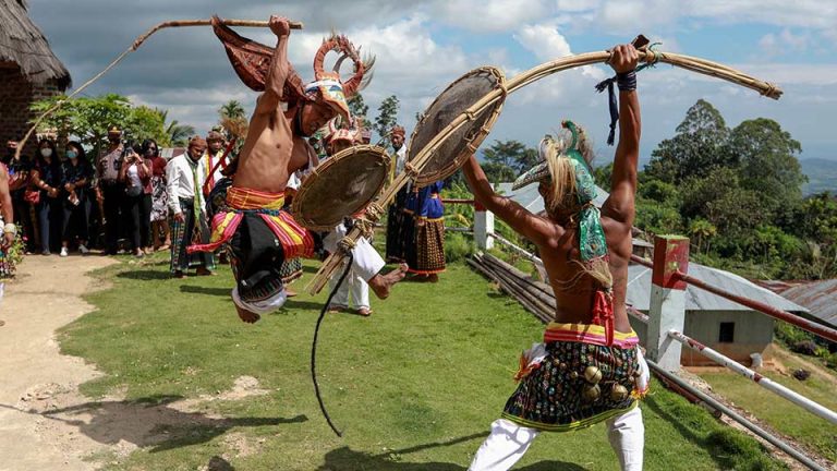 10 Tarian Tradisional Dari Provinsi Nusa Tenggara Timur dan Keunikannya