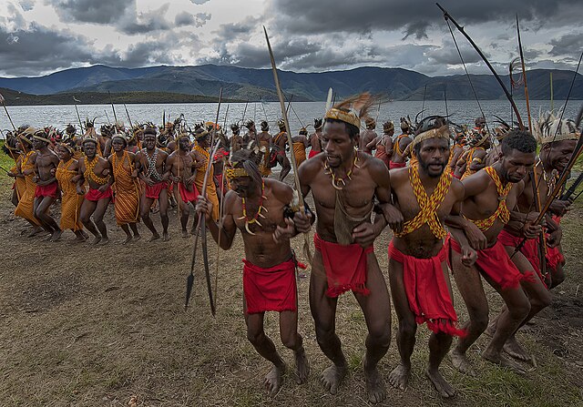 Tarian tradisional Papua Barat