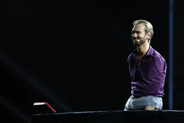 Mengenal Nick Vujicic, Pria Difabel yang Menginspirasi Jutaan Orang