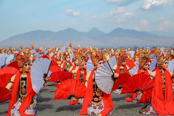 Tari Gandrung Lombok