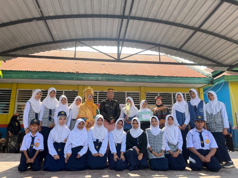 Siswa SMP Negeri 2 Sengkang Raih Juara 2 Lomba Vlog “Stop Perkawinan Anak,”