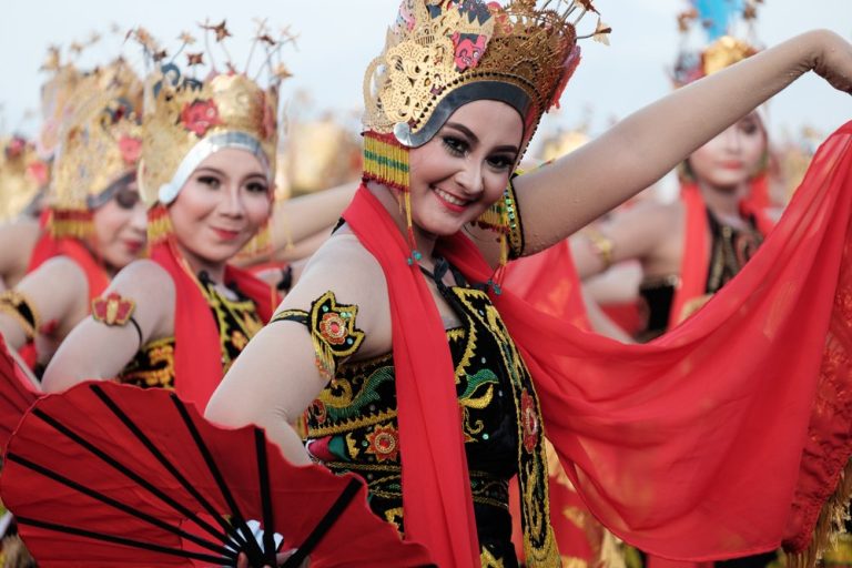 Mengenal 10 Tarian Tradisional dari Nusa Tenggara Timur dan Keunikannya