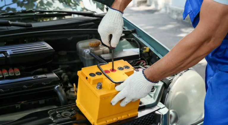 Panduan Lengkap Merawat Aki Mobil Agar Awet dan Tahan Lama