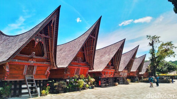 Rumah Adat Provinsi Sumatera Utara