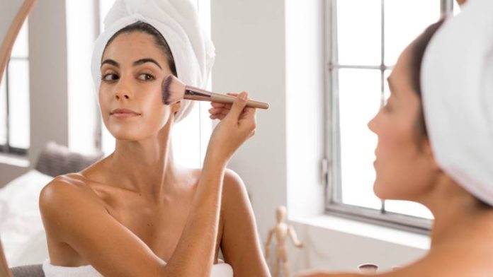 7 Tips Perawatan Wajah Sebelum Make Up, Agar Kulit Tetap Sehat